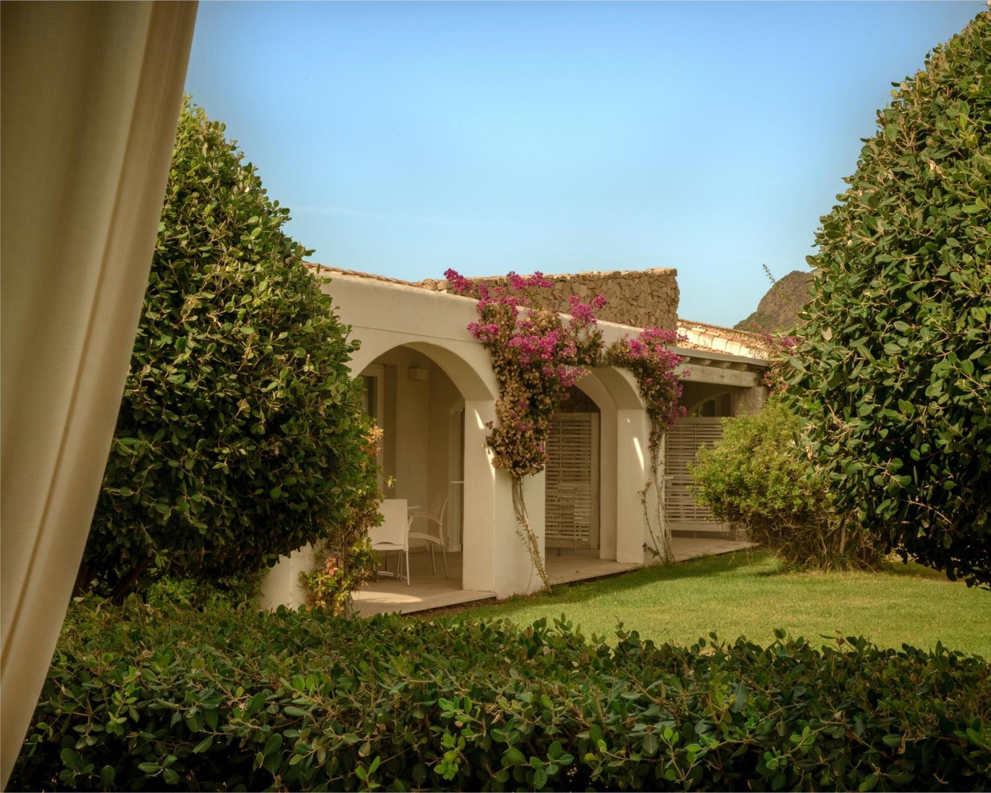 Suneva Wellness & Golf Resort Costa Rei Exterior photo