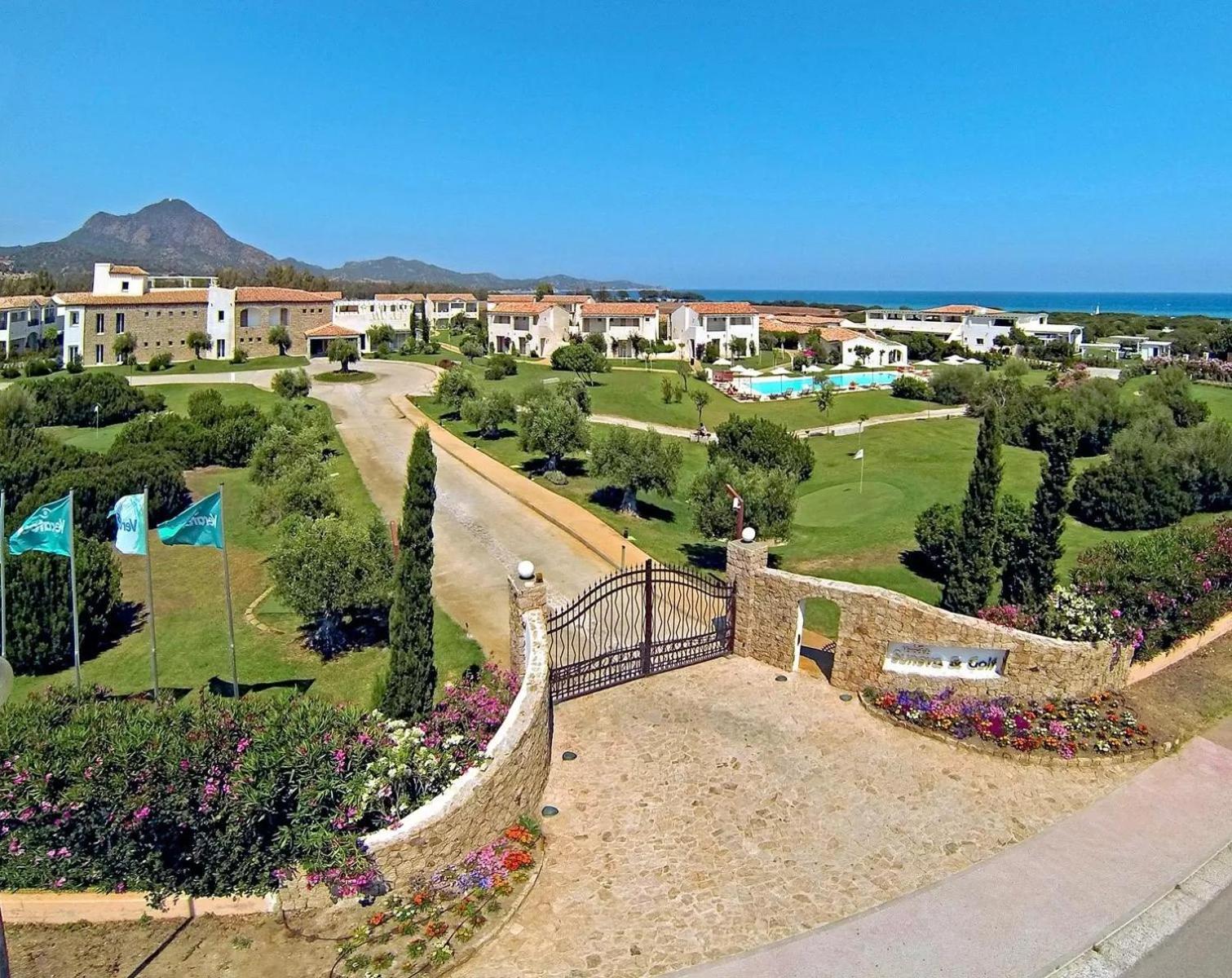 Suneva Wellness & Golf Resort Costa Rei Exterior photo