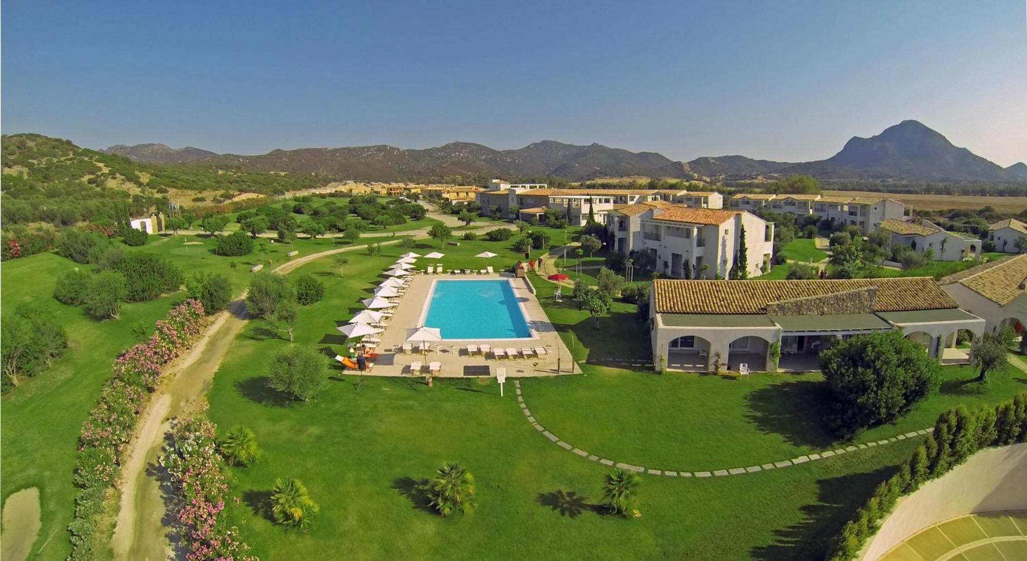 Suneva Wellness & Golf Resort Costa Rei Exterior photo